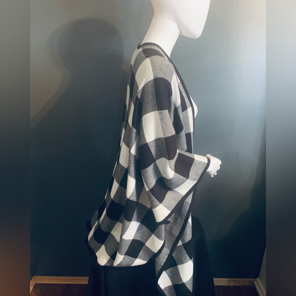 Black and White Checkered Open Cardigan - Picture 2 of 3